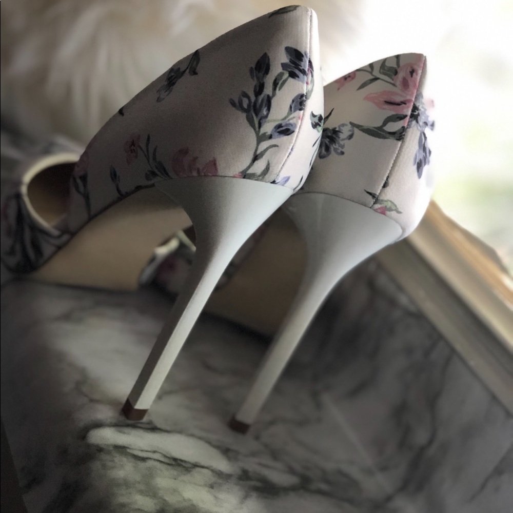Pumps , Monica D'orsay